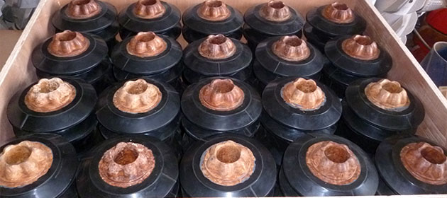 NON-ROTATING TOP&BOTTOM CEMENTING PLUGS